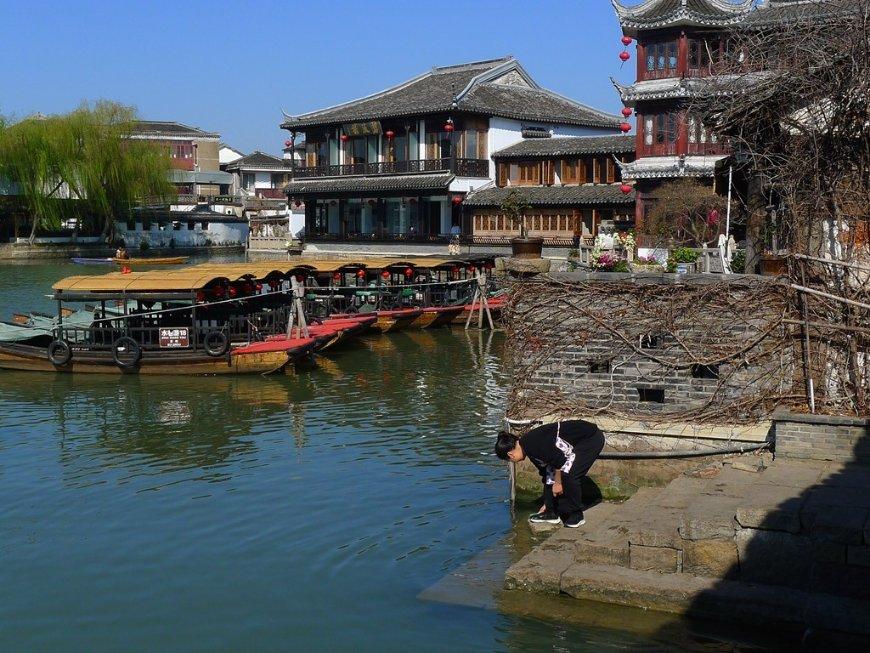 解答疑惑,个人农户安装60块光伏发电板国家补助一次性是多少钱?网站帮你找答案!